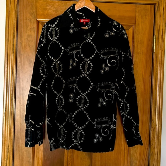 Report Button Down - Picture 1 of 4